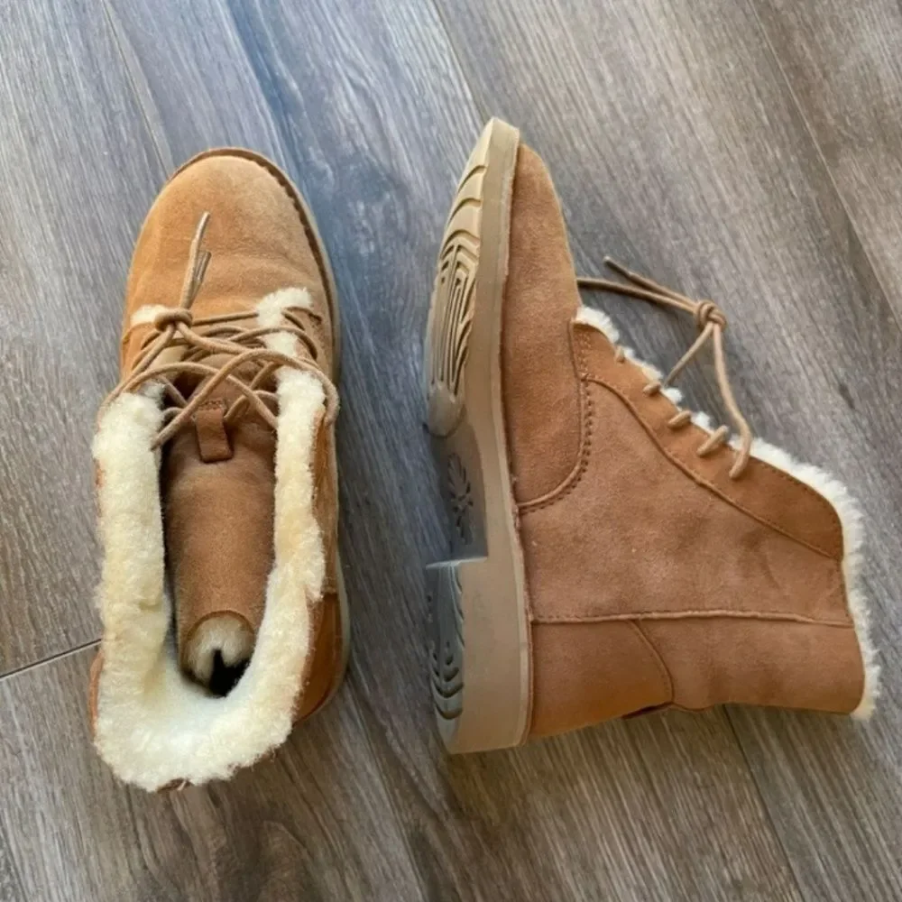 UGG Quincy Suede Sheepskin Fur Booties Lined Combat Boots Chestnut Women 9